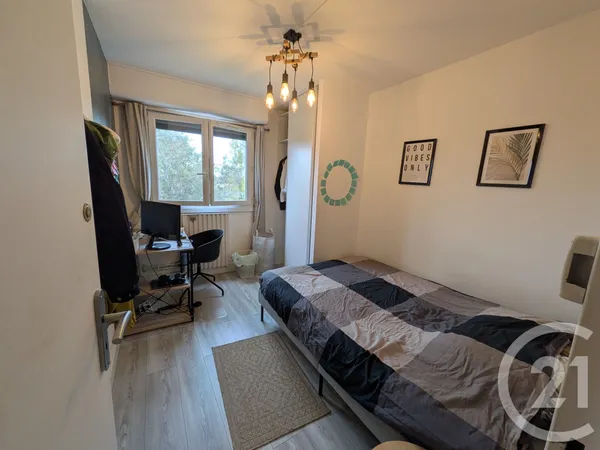 Appartement 1 pièce 80 m²