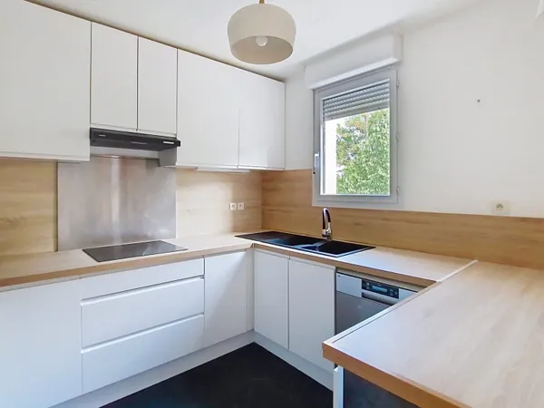 MAGNIFIQUE APPARTEMENT TYPE 4 AVEC BALCON /TERRASSE