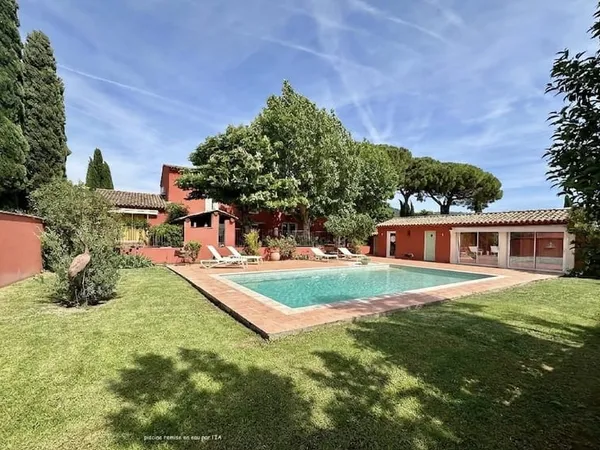 ENSEMBLE IMMOBILIER D'EXCEPTION 16 pièces d'env. 455 m2
