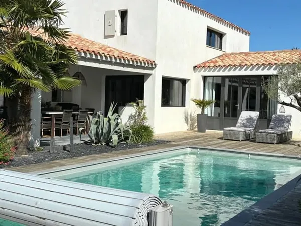 Maison 7 pièces 250 m²