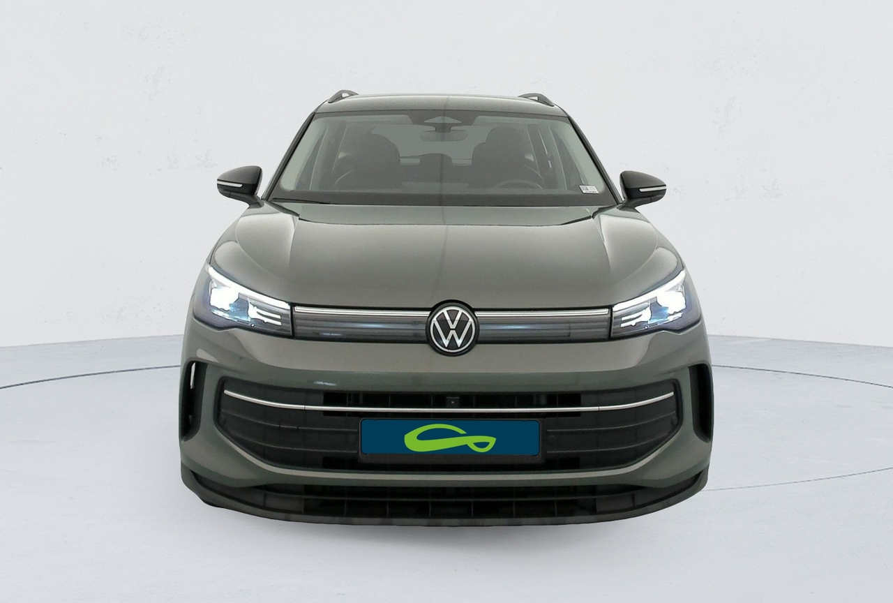 Volkswagen Tiguan — photo 8