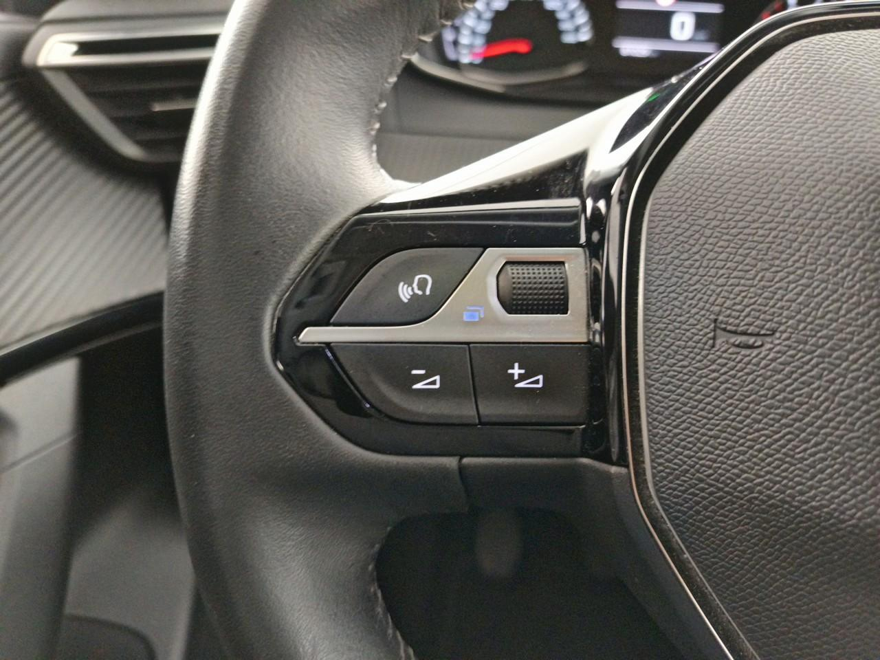 Peugeot 2008 puretech 100 s&s bvm6 allure — photo 17