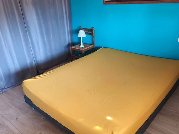 Chambre meublée