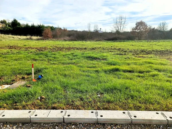 Terrain 372 m²