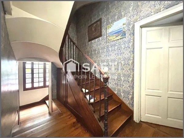 Belle maison de ville avec local professionnel