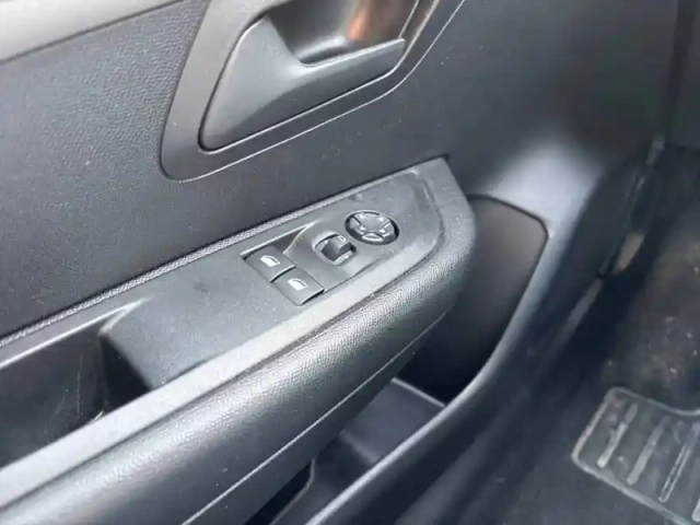 Peugeot 208 puretech 75 s&amp;s bvm5 — photo 20