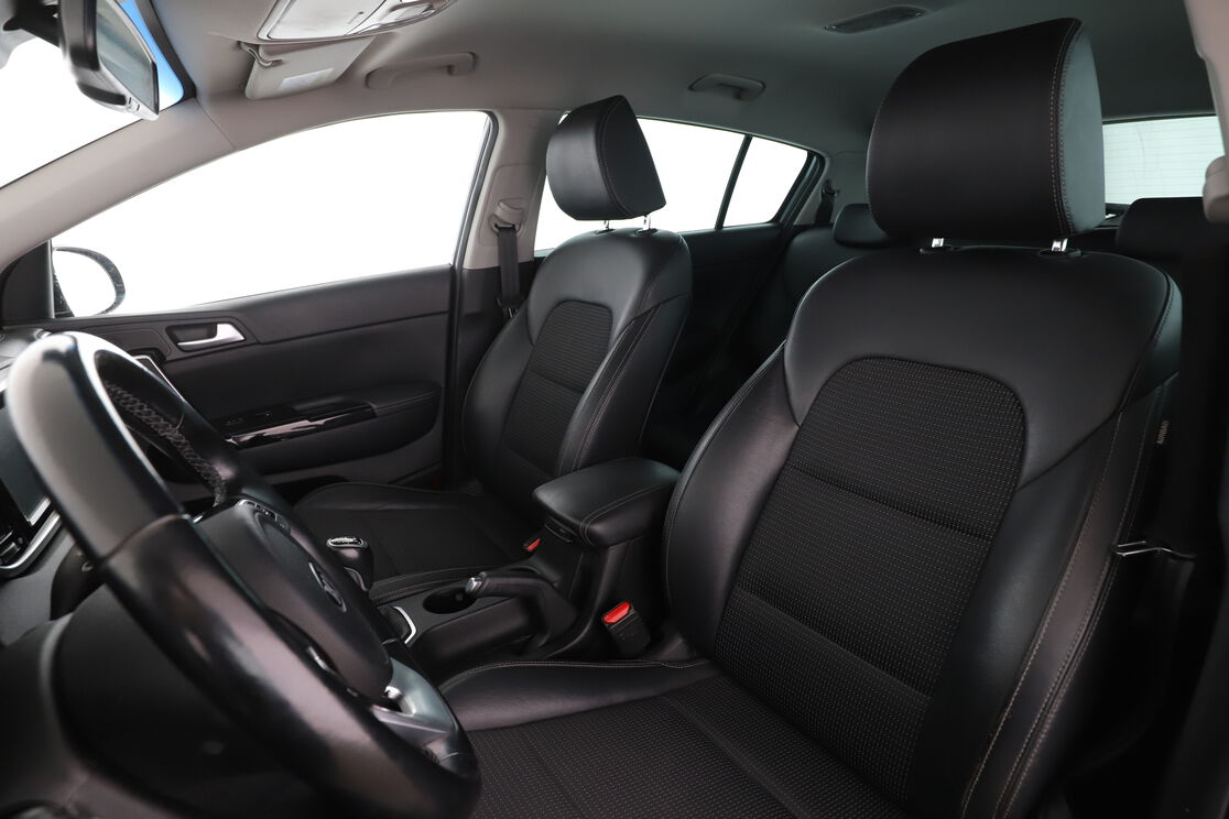 Kia Sportage 1.6 CRDi ISG Design 2WD — photo 9