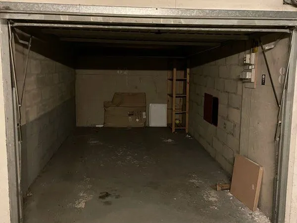 Loue box/parking à Poissy