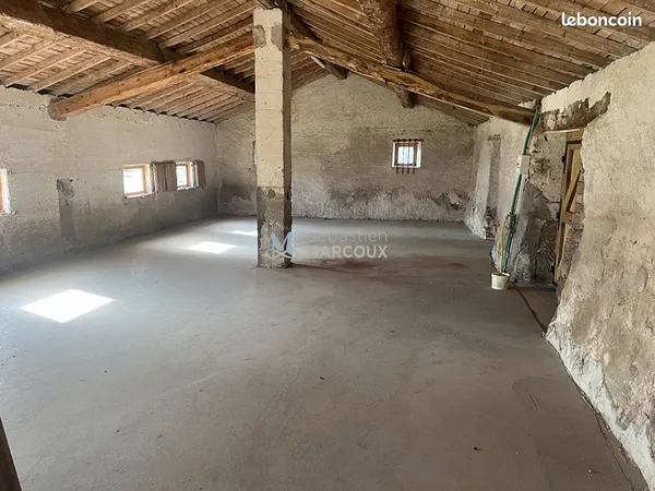 Parking/box 127 m² SAVIGNEUX