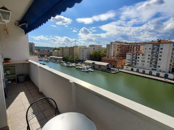 Appartement lumineux T3 62m² Port Saint Sauveur