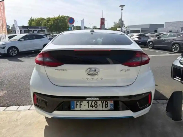 Hyundai Ioniq plug-in 141ch creative — photo 4