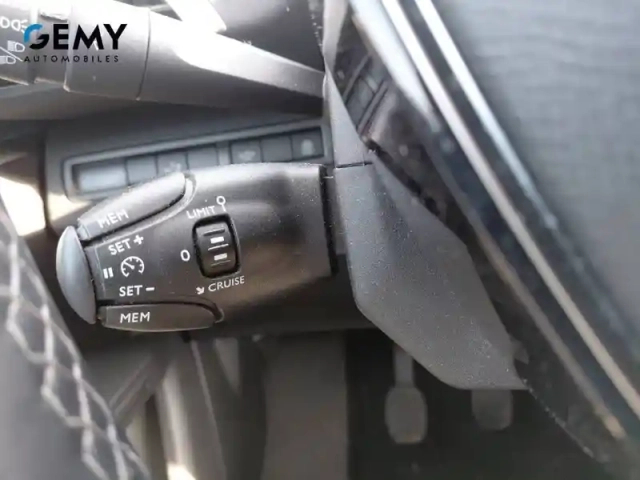 Peugeot 3008 puretech 130ch s&amp;s bvm6 — photo 16