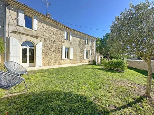Maison en pierre - 4 chambres - double garage - piscine - 20