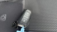 Peugeot 3008 1.2 PureTech 130ch S&S GT EAT8 — photo 16