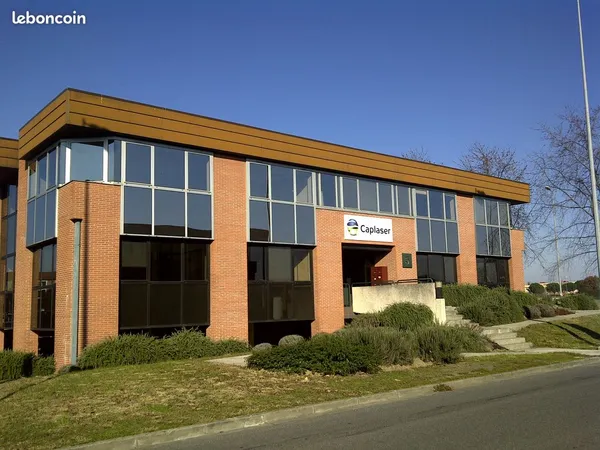 Bureaux à louer de 72 m2 à Labège
