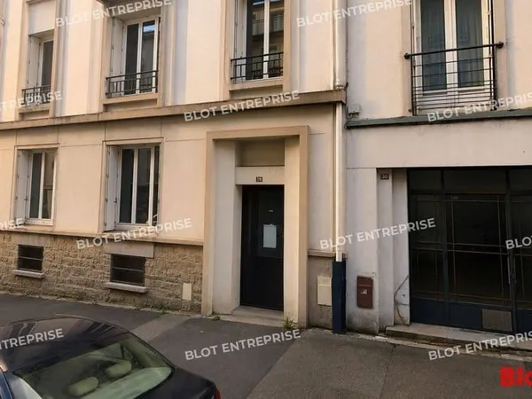 Bureau 60 m²