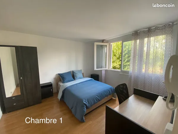 1 grande chambre avec balcon disponible immédiatement - Colocation tranquille à Cergy Saint-Christop