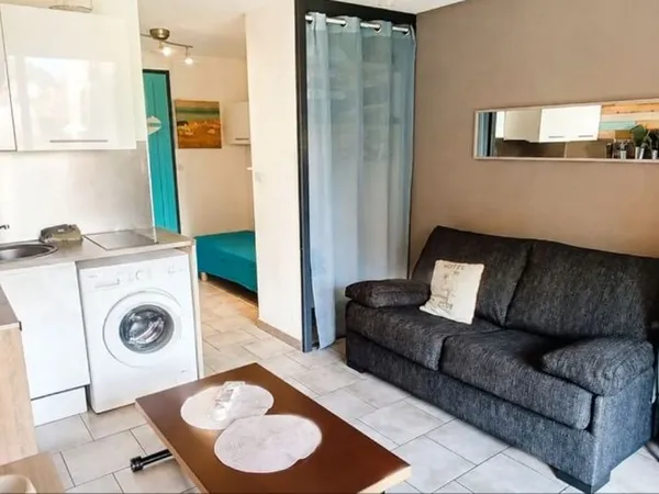 Studio rénové Canet plage résidence sécurisée parking privé climatisation piscine