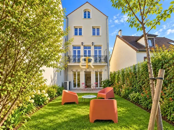 MAISON CONTEMPORAINE NON MITOYENNE