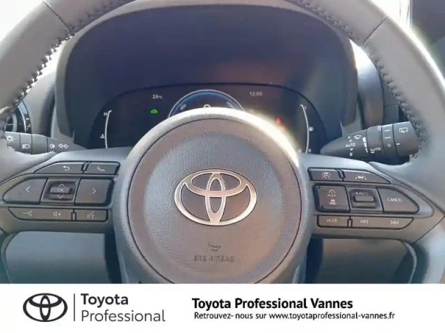Toyota Yaris 116h design 5p my26 — photo 9
