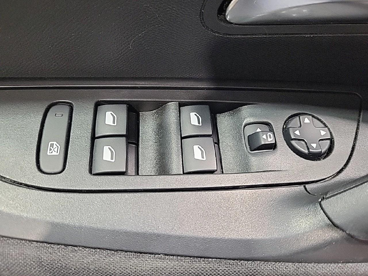 Peugeot 2008 puretech 100 s&s bvm6 active business — photo 23