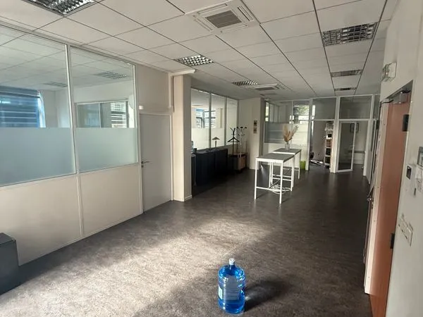 Bureau à louer 155 m² MONTROUGE
