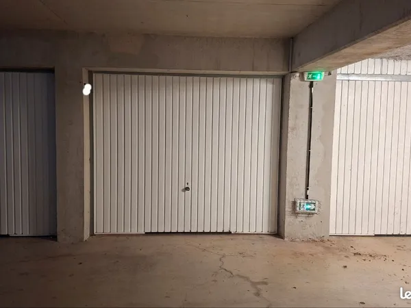 Location garage fermé