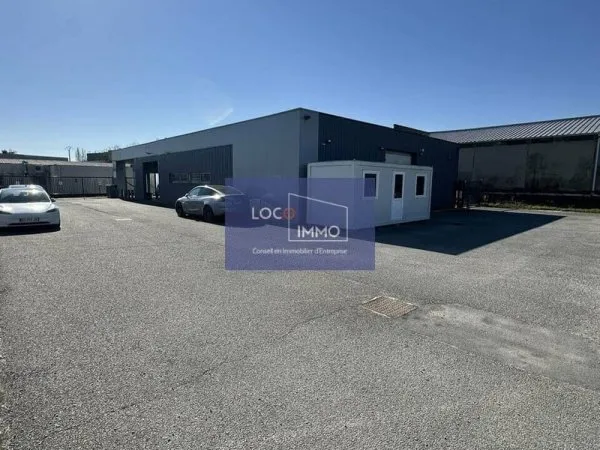 Entrepôt 437 m²