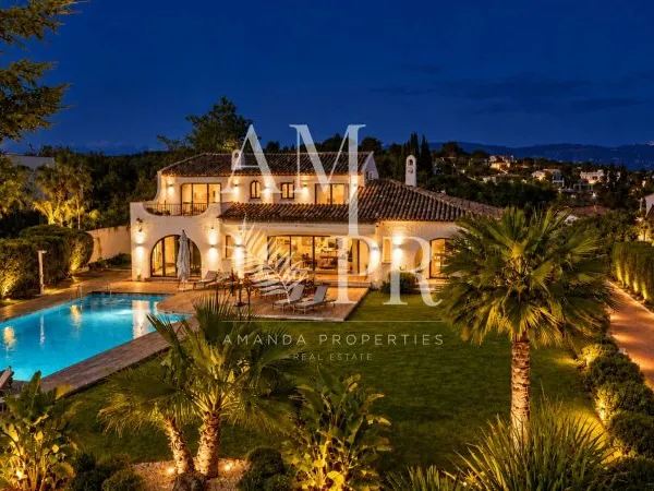 En Co-Exclusivité Amanda Properties – Villa  Vue Mer – 5 Chambres-  Piscine, Séjour et Suite maître 