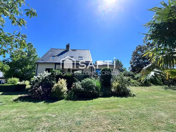 Belle maison traditionnelle de 172 m2 avec jardin de 2350 mètres et dépendance- Blaison-Gohier