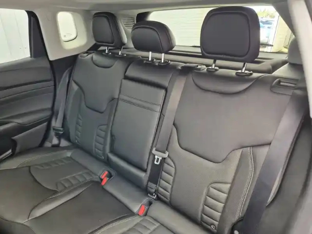 Jeep Compass 1.3 phev t4 240 ch 4xe eawd — photo 51
