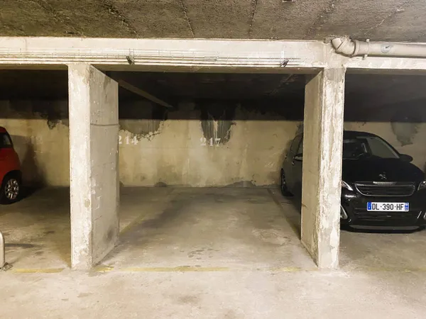 Parking 13 m²