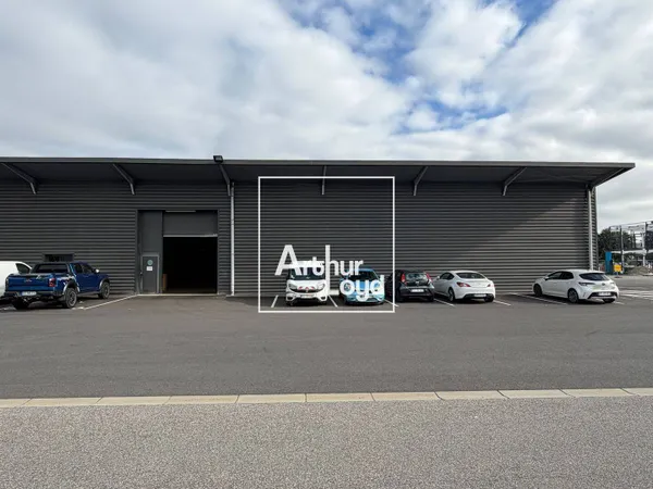 Local d'activité 258 m²