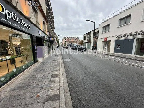 Local commercial 190 m²