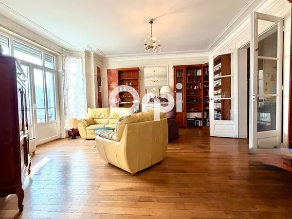 Appartement 4 pièces 172 m²