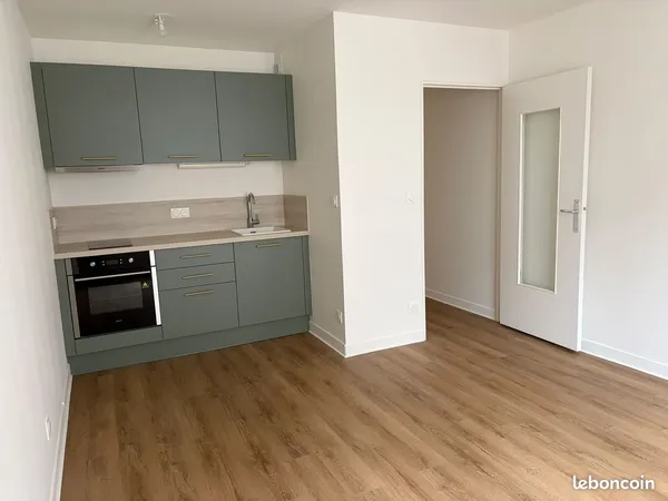 Studio 26 m² refait à neuf - Parking privé - Gare à 8 min - Mainvilliers