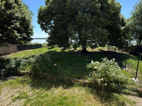 Maison rénovée 3 chambres avec jardin au calme