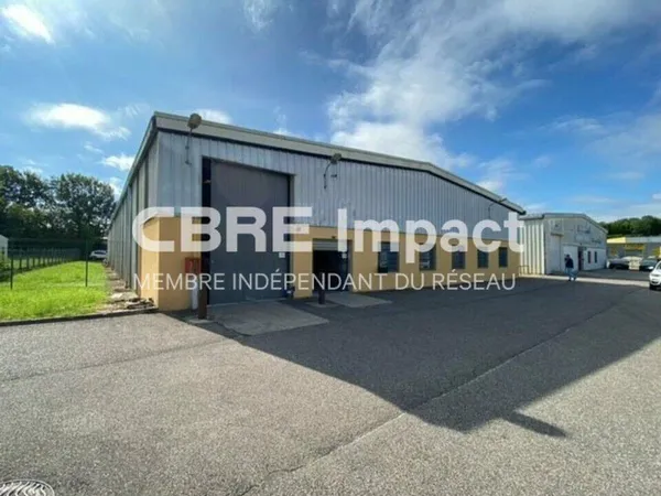 Local d'activité 2596 m²