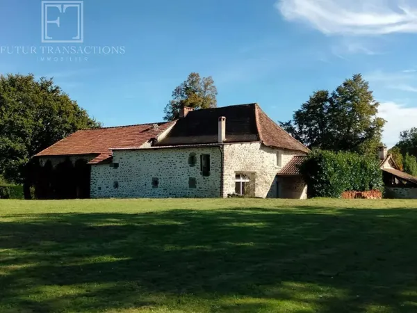Maison de caractère sur 8175 m²