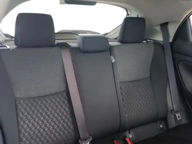 Toyota Yaris 116h design 5p my22 — photo 10