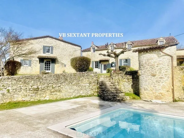 Maison 7 pièces 287 m²