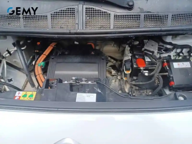 Citroën Jumpy e- cab approfondie m 100 kw batterie 75 kwh — photo 15