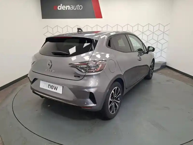 Renault Clio e-tech full hybrid 145 ch gsr2 — photo 3