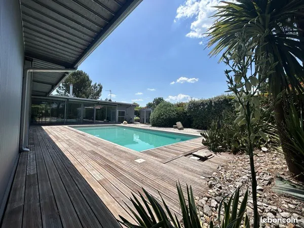 Maison d'architecte d'exception à Saint-Jean-d'Illac
