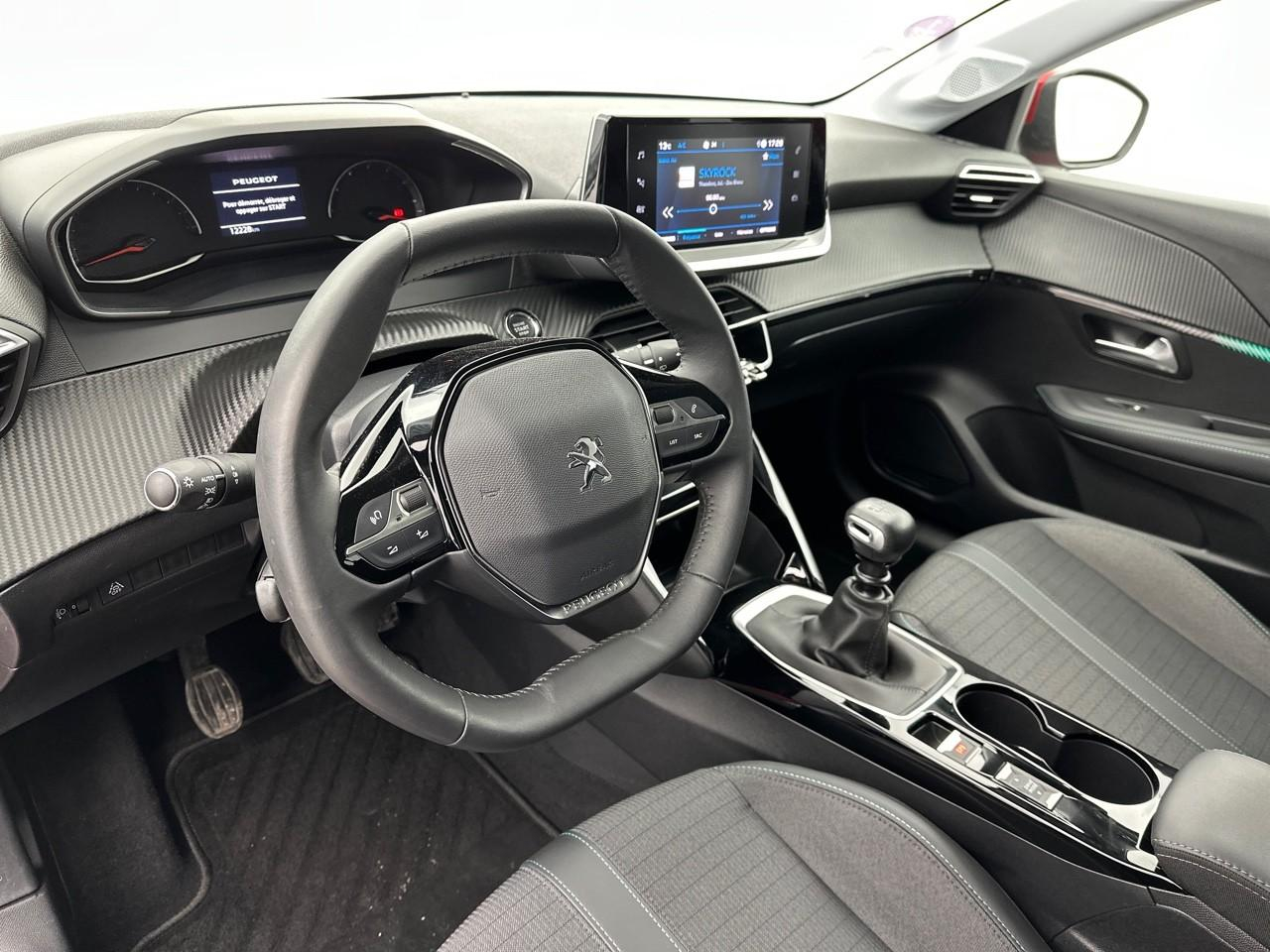 Peugeot 208 puretech 100 s&s bvm6 allure — photo 9