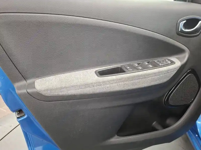 Renault Zoé zoe r110 — photo 22