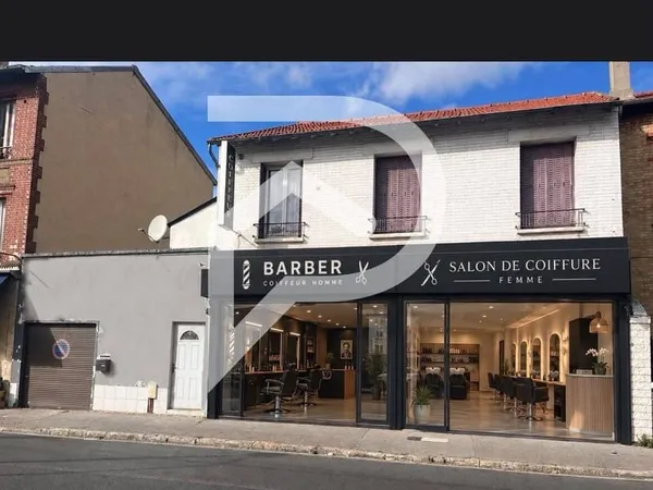 Local commercial 183 m²