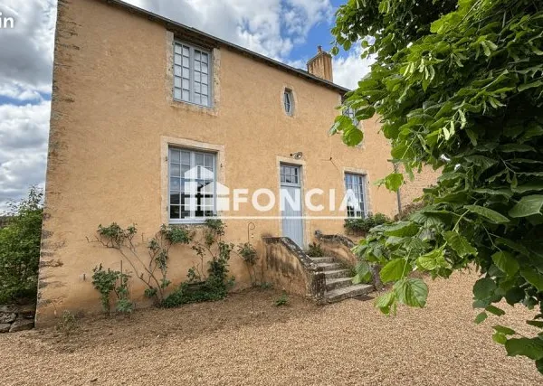 Ancien Presbytère proche forêt de Sillé