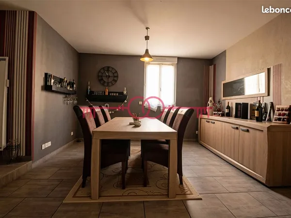 Maison 8 pièces 277 m²