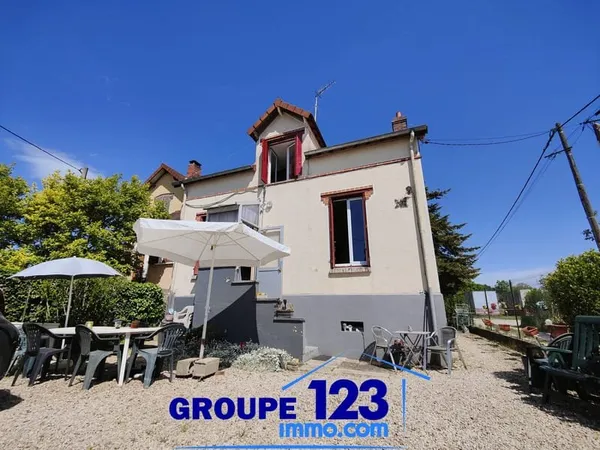 Donnez vie à vos projets dans cette maison avec beau terrain